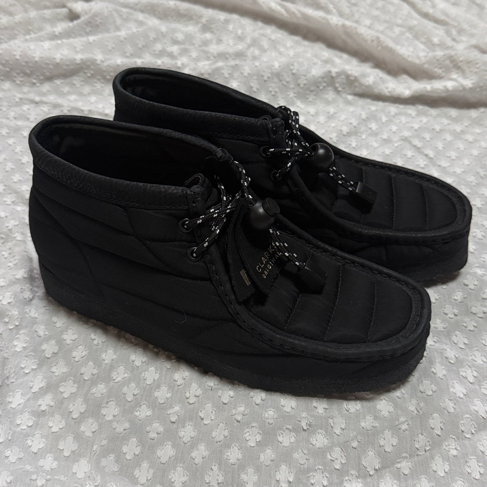 Clarks Wallabee Black Quilted Boots size 10 - Picture 13 of 13
